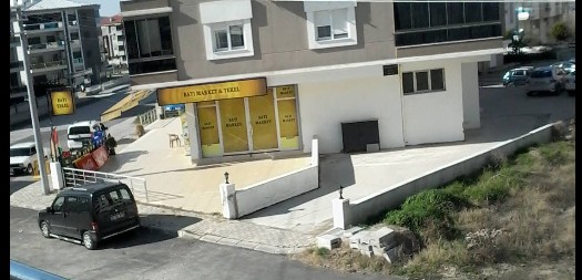 Batı market