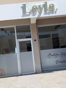 leyla çiçek nails